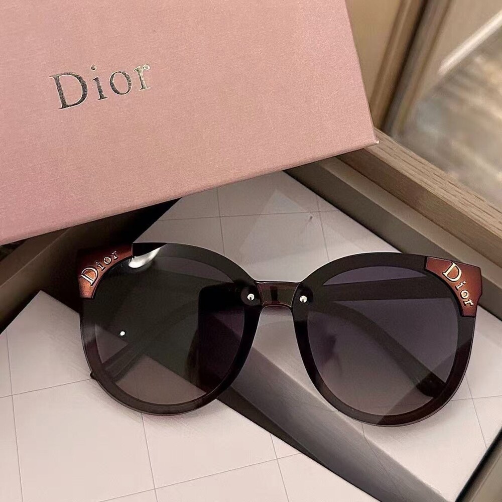 Dior Cat Eye Tortoiseshell Sunglasses - Picture 4 of 4